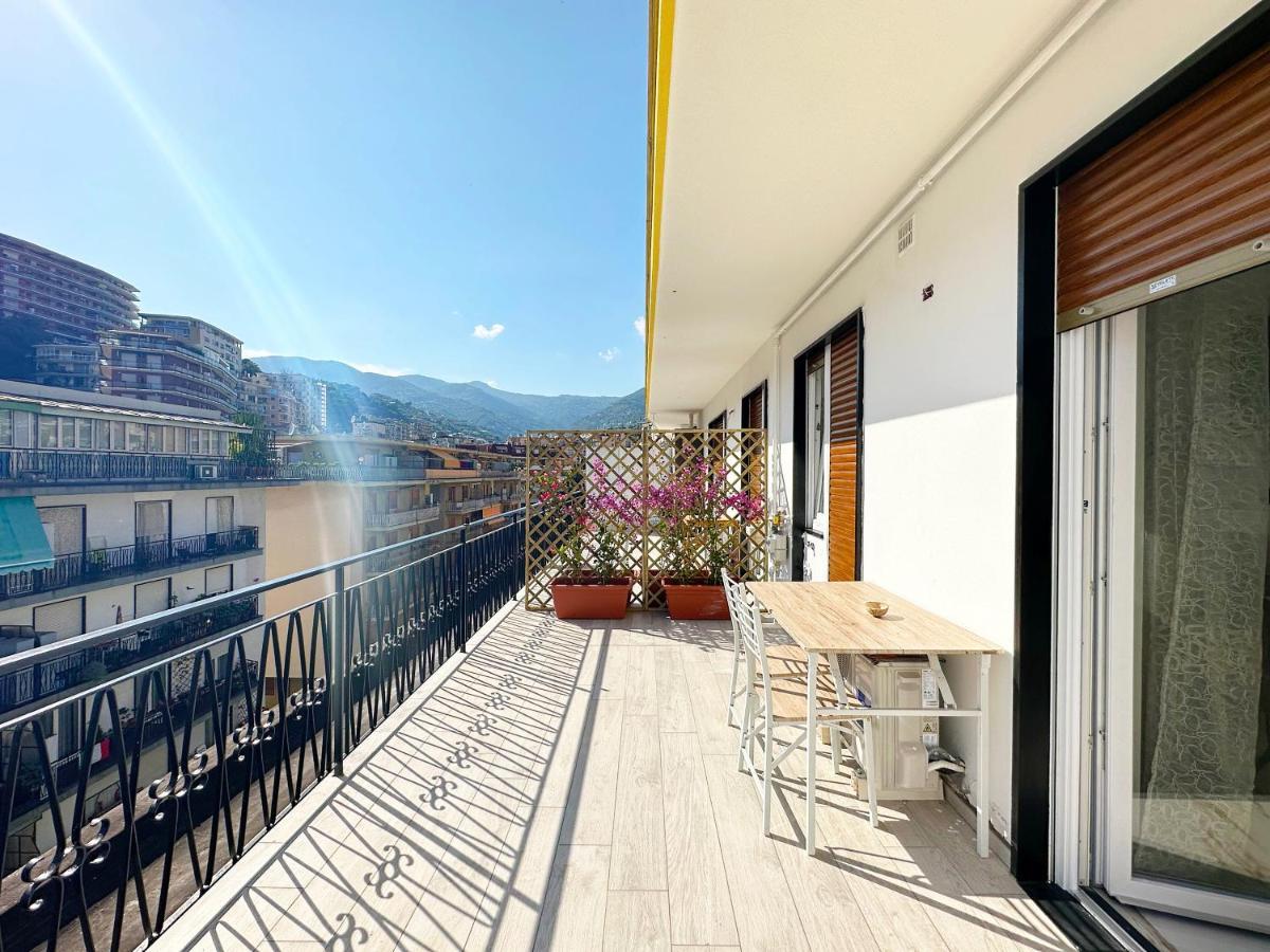 Wh - Un Posto Al Sole - Attico Monolocale Con Parcheggio Gratuito - 5 Minuti Dal Centro - Wifi Apartment ซานเรโม ภายนอก รูปภาพ