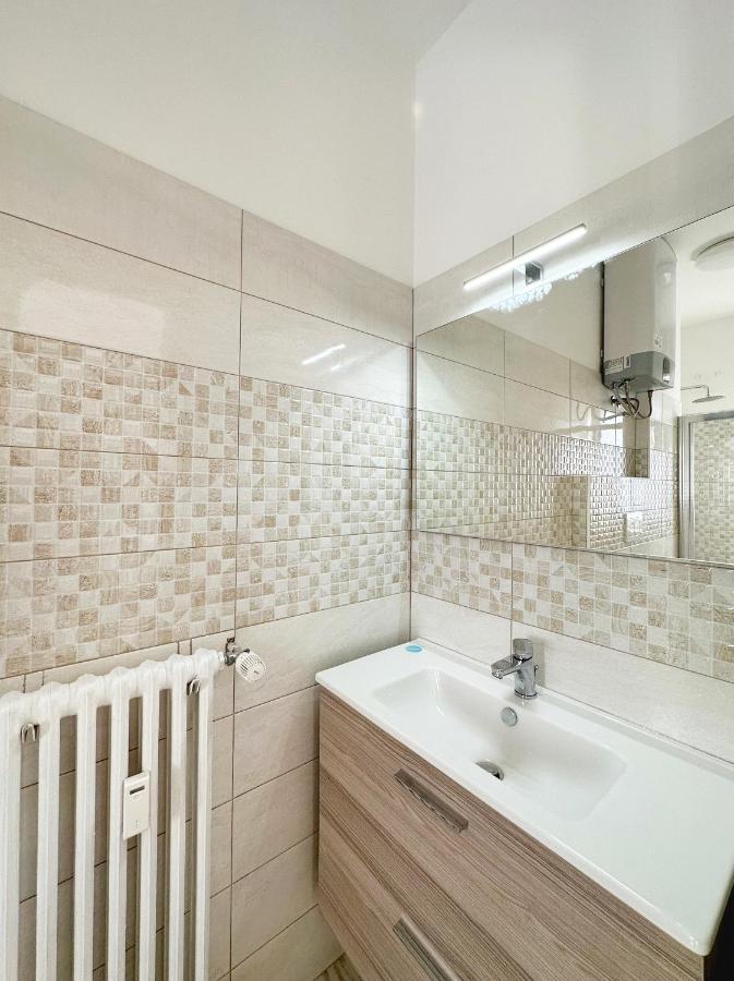 Wh - Un Posto Al Sole - Attico Monolocale Con Parcheggio Gratuito - 5 Minuti Dal Centro - Wifi Apartment ซานเรโม ภายนอก รูปภาพ