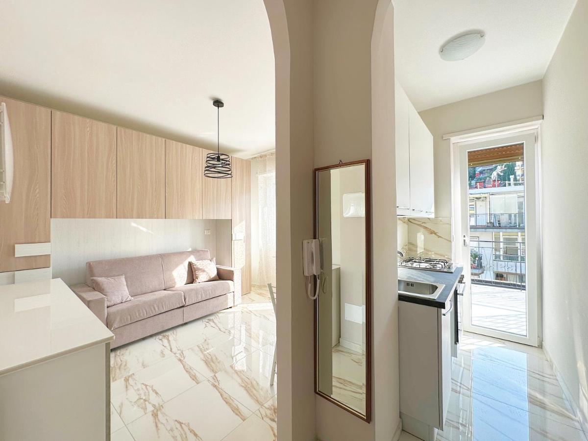 Wh - Un Posto Al Sole - Attico Monolocale Con Parcheggio Gratuito - 5 Minuti Dal Centro - Wifi Apartment ซานเรโม ภายนอก รูปภาพ